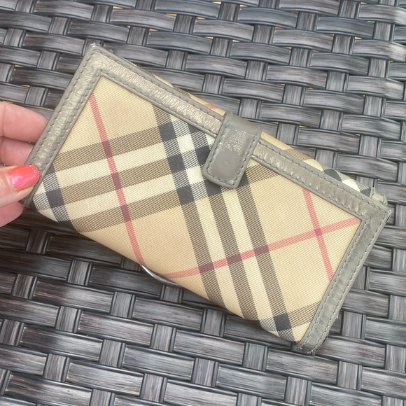 BURBERRY Nova Check Wallet🔥Vintage/🇮🇹made, PVC/Leather🔥RARE🔥Hardware🔥7”x4” - Picture 13 of 15